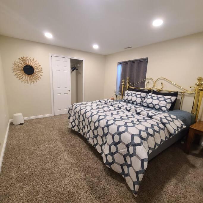 Entire Huge Basement! Fast Wifi! Private Entrance! Villa Salt Lake City Exterior photo